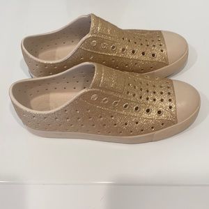 NATIVE Gold Sparkly little girls shoes size 3